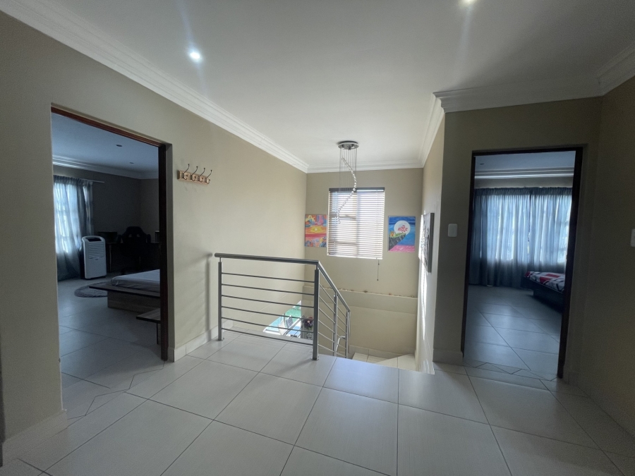 4 Bedroom Property for Sale in Heuwelsig Free State